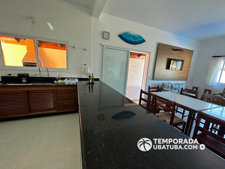 CASA2 - Belissima casa c/ piscina 5 suites ha 100m da orla.