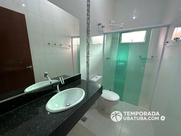 CASA2 - Belissima casa c/ piscina 5 suites ha 100m da orla.