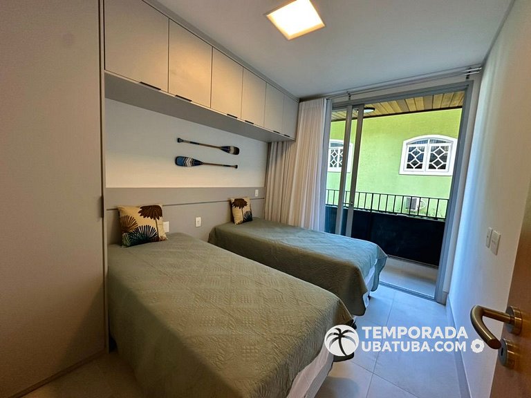 BAM209 – Apartamento frente mar com 2 dormitórios. Condomíni