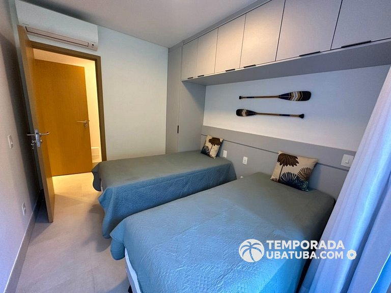 BAM209 – Apartamento frente mar com 2 dormitórios. Condomíni