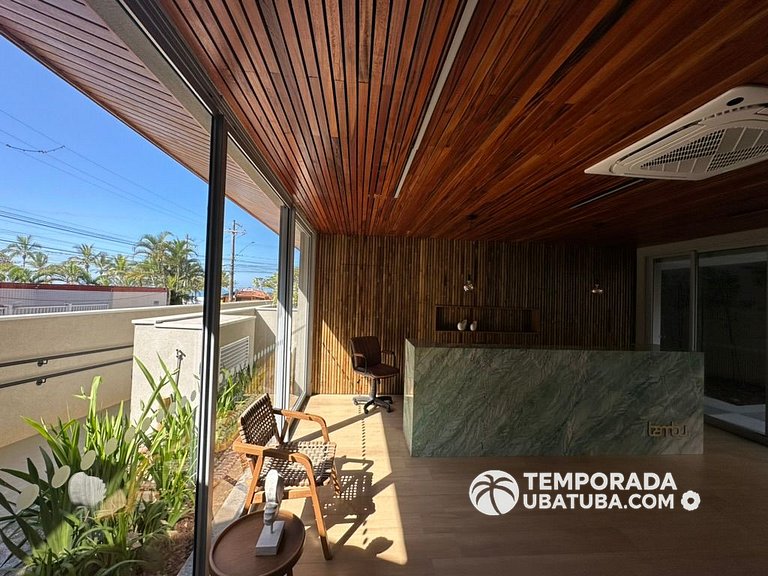 BAM209 – Apartamento frente mar com 2 dormitórios. Condomíni