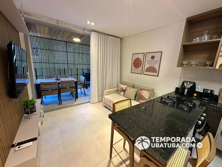 BAM209 – Apartamento frente mar com 2 dormitórios. Condomíni