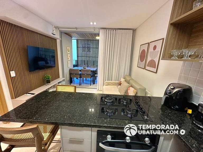 BAM209 – Apartamento frente mar com 2 dormitórios. Condomíni