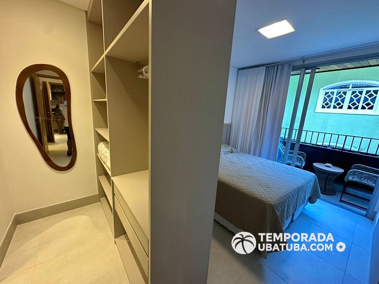 BAM209 – Apartamento frente mar com 2 dormitórios. Condomíni