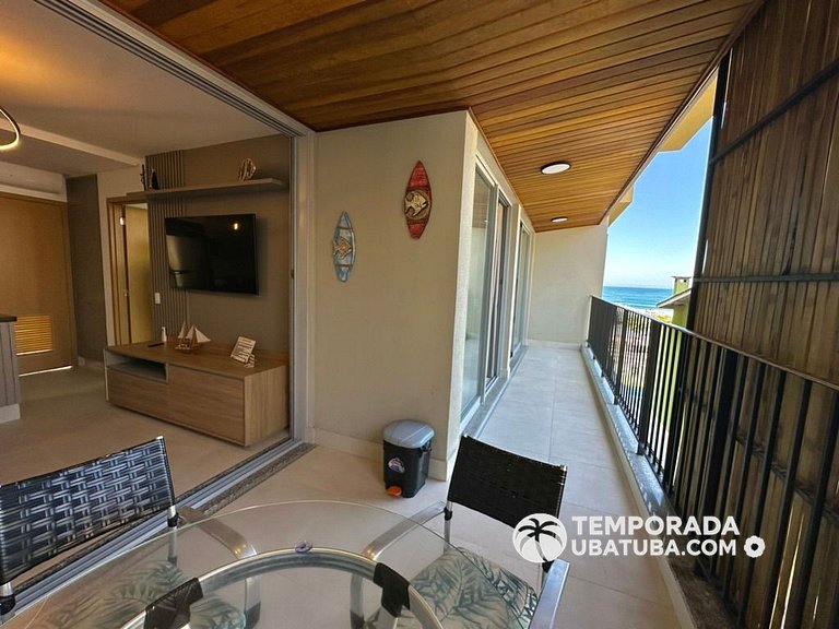 BAM310 – Apartamento frente mar com 2 dormitórios. Condomíni
