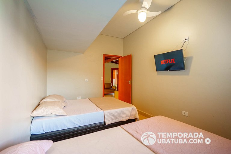 C10 - Casa de cinema 8 dorms 150m da Praia Grande