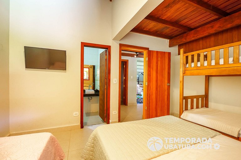 C10 - Casa de cinema 8 dorms 150m da Praia Grande
