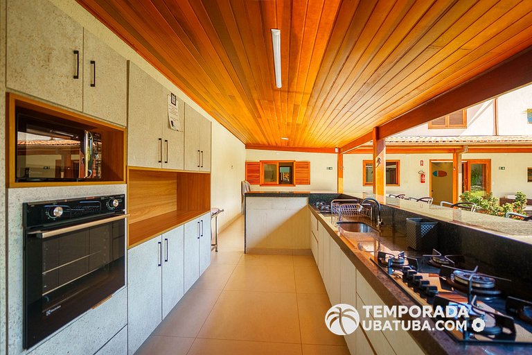 C10 - Casa de cinema 8 dorms 150m da Praia Grande